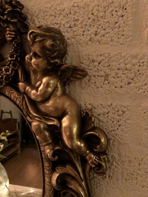 Beautiful gold-colored Angel mirror, polystone.