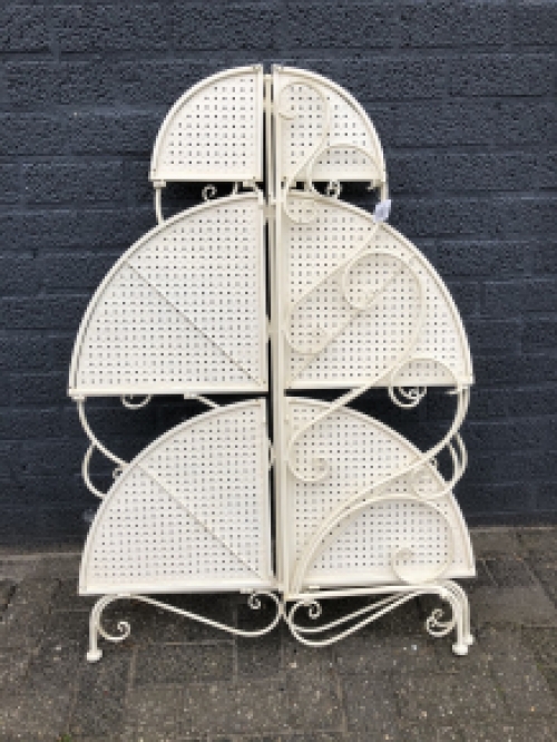 Beautiful all-metal etagère, beautiful white ironwork, easy to fold.