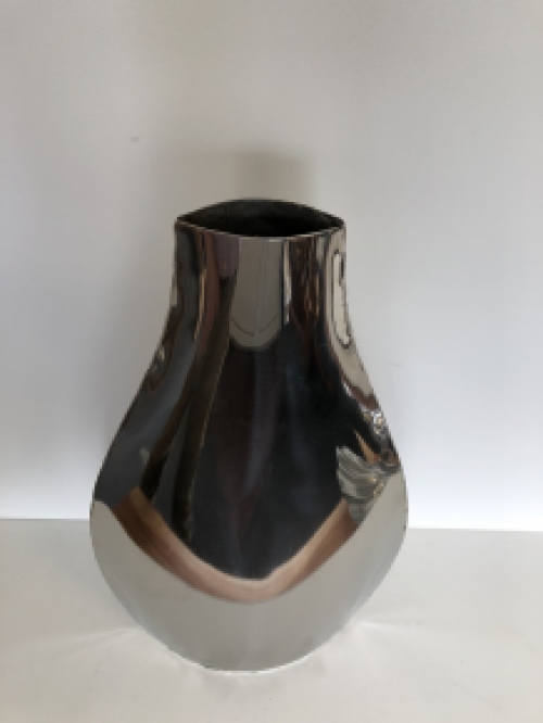 Flache Vase aus Nickel, schönes separates Design