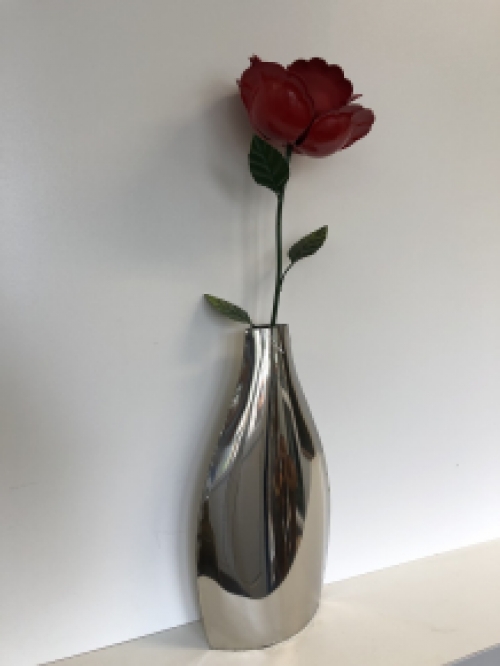 Flache Vase aus Nickel, schönes separates Design