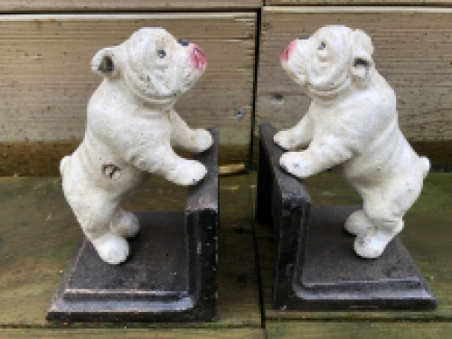 Boekensteunenset gietijzer met bull terriër honden gelakt.