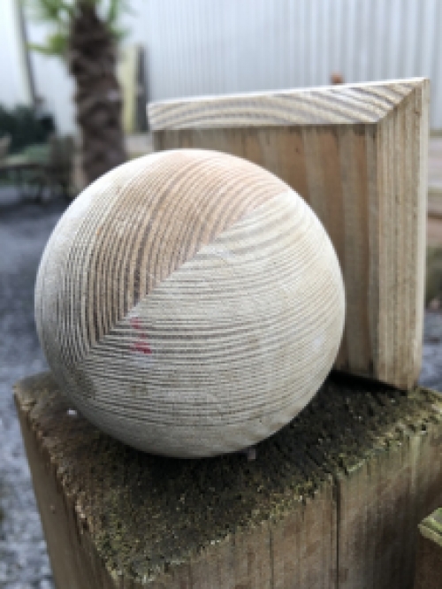 Pole cap wood protection with wooden sphere, graceful and beautiful !