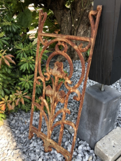 Metal decorative rack, art nouveau, rose rack as country decoration, wall rack tulip.