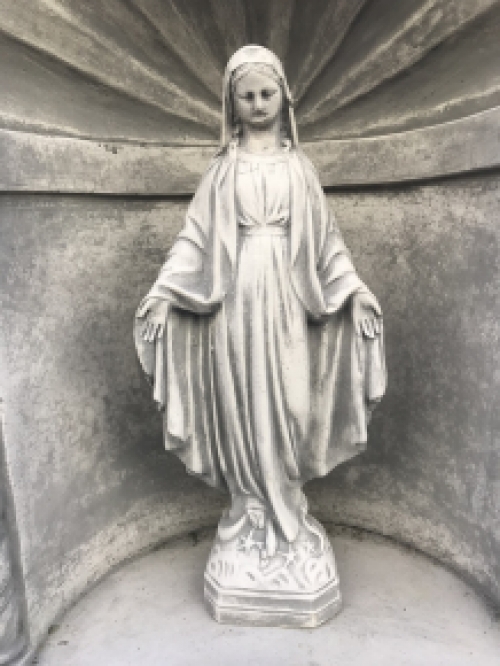 Statue of Mary in a chapel, to pray, Lady Chapel