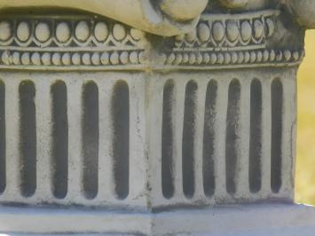 Kleiner Sockel – 23 x 23 cm – Stein – Klassisches Design