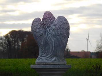 Statue Engel mit Flügeln - detailliert - Stein