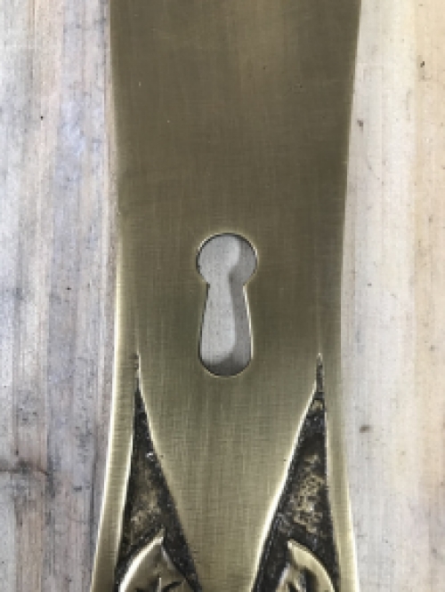 1 lange plaat - deurschild - in gepatineerd messing, voor binnendeuren, BB 72