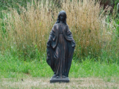 Beautiful ecclesiastical statue of Mary, made of polystone