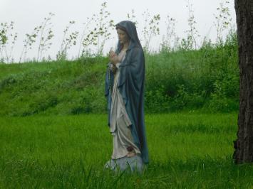 Statue of Mary XL with Rosary - Polystone - In Colour