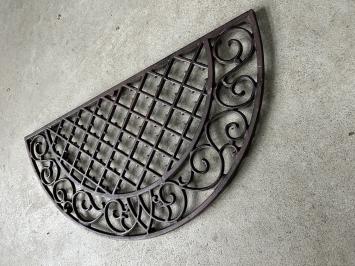 Cast iron doormat, half round.