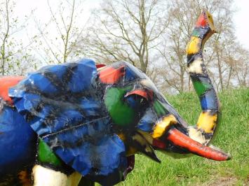 Handgefertigter Elefant mit erhobenem Rüssel – Metall – ca. 175 cm – Afrikanisches Design