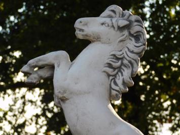 Horse on pedestal - 150 cm - Stone