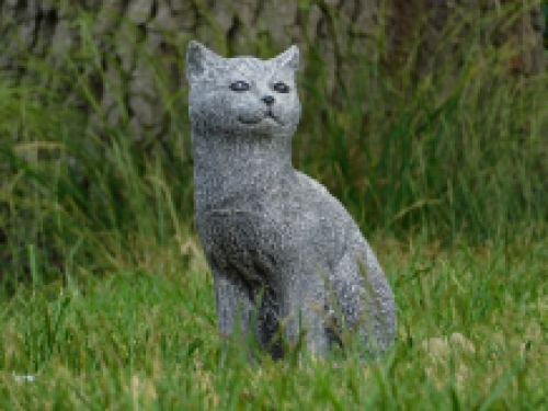 Katze aus Stein - detailliert - grau