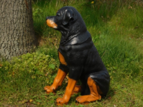 Schöne polystone Statue eines Rottweilers