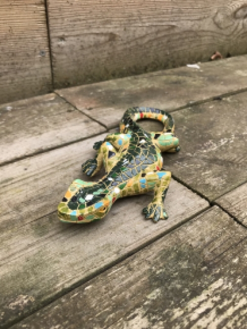 Ein schöner Salamander im Mosaik-Stil, fröhliche Figur