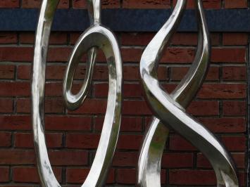 Set abstrakte Skulpturen – 130 cm – silberfarben – Aluminium mit Marmorsockel – robust