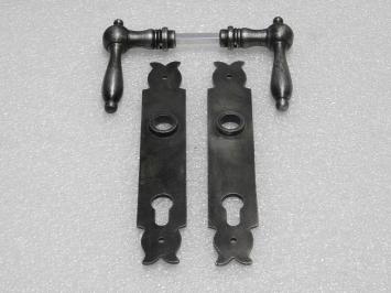 Türbeschlagset – Türgriffe Cambridge + Türschilder Noble PC 92 – Gusseisen, verzinkt