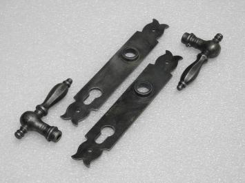 Set Deurbeslag - Klinken Kensington + Deurplaten Noble - Gietijzer Verzinkt