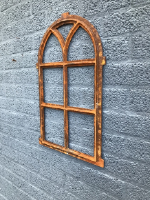 Cast iron stable window with round arches V small