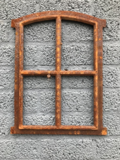 Cast iron window, stable window  Rosty