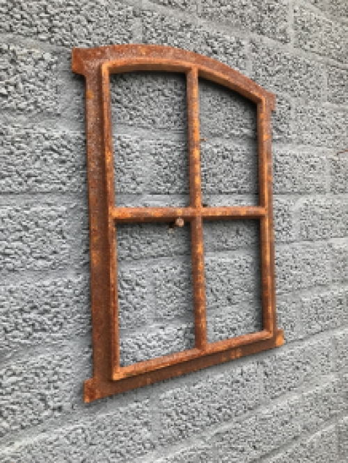 Cast iron window, stable window  Rosty