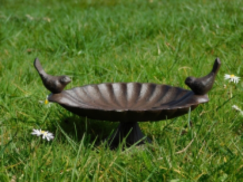 Bird bath with 2 birds - cast iron