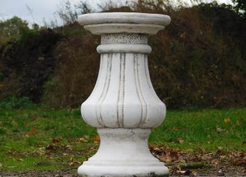 Handgemaakte Zonnewijzer Metaal op Stenen Sokkel - 140 cm hoog - Roestige Stalen Afwerking